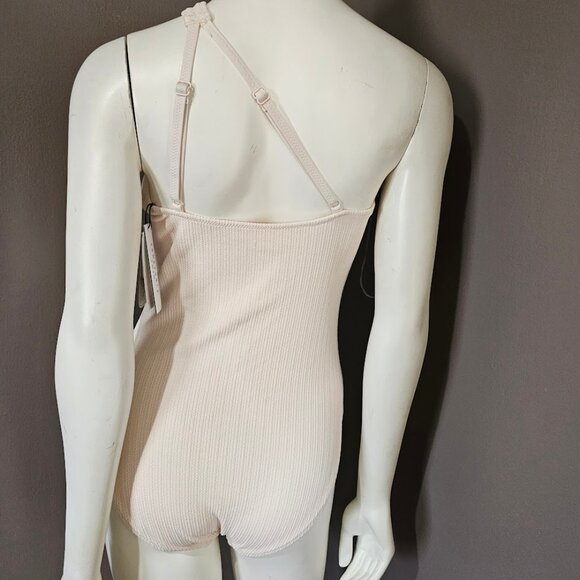 Sanctuary Swim Sandbar Solid One-Shoulder One-Piece - Picture 4 of 11